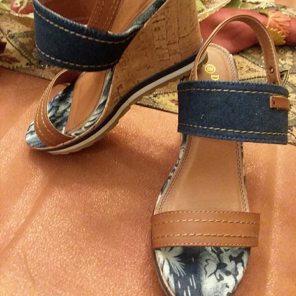 Ladies Size 8 Denim wedge